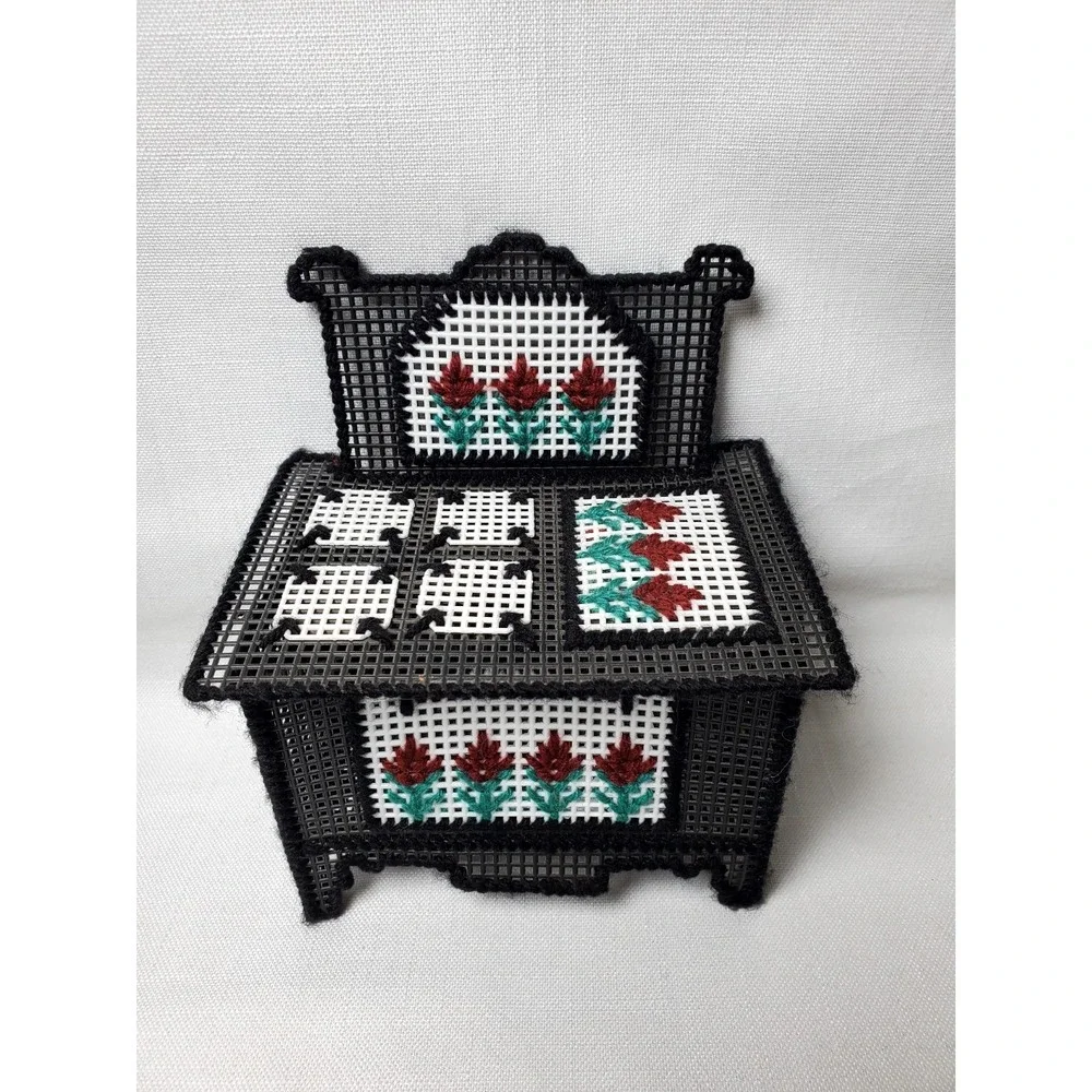 Vintage Plastic Canvas Trinket Chest Handmade Needlepoint Floral Cottagecore‎